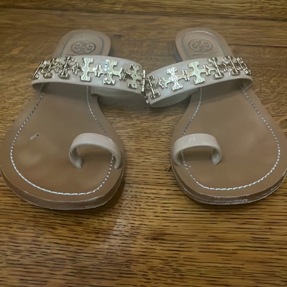 Tory Burch Val Patent Leather Toe Ring Sandal - Picture 4 of 5